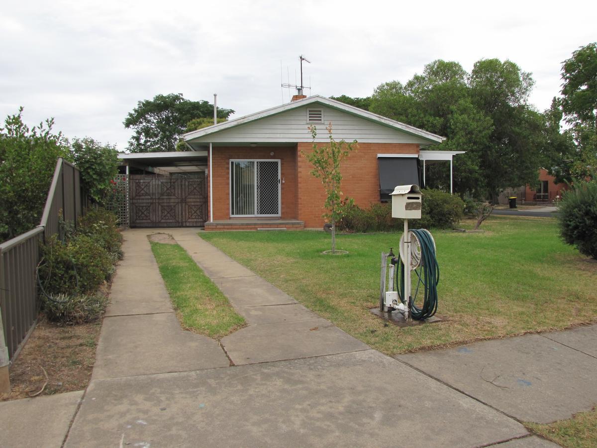 Clarke Street Villa Benalla Luaran gambar